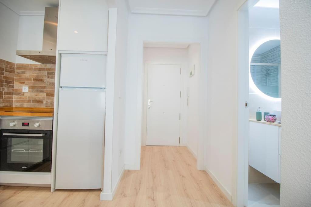 Feines Appartement Mit Hafenblick サンタ・ポラ エクステリア 写真